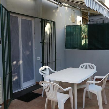 Karina, To The Beach With Terrace And Private Parking Savone Extérieur photo