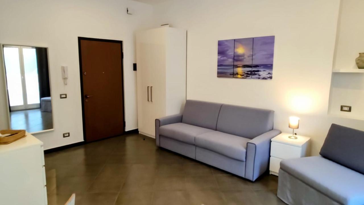 Karina, To The Beach With Terrace And Private Parking Savone Extérieur photo