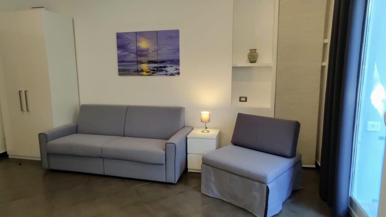 Karina, To The Beach With Terrace And Private Parking Savone Extérieur photo