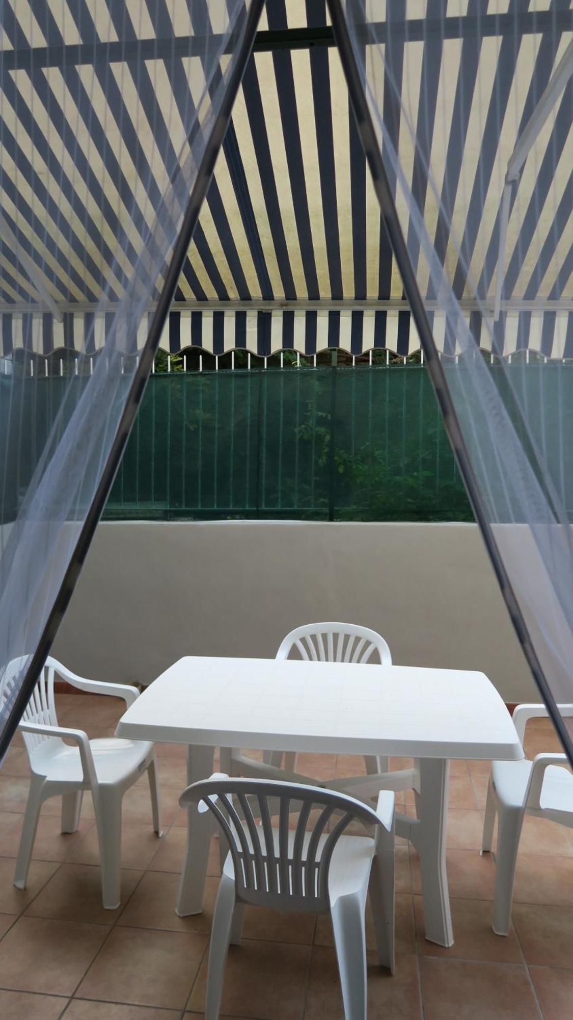 Karina, To The Beach With Terrace And Private Parking Savone Extérieur photo